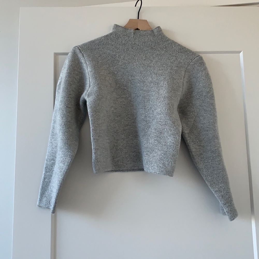 Puff sleeve turtle neck sweater